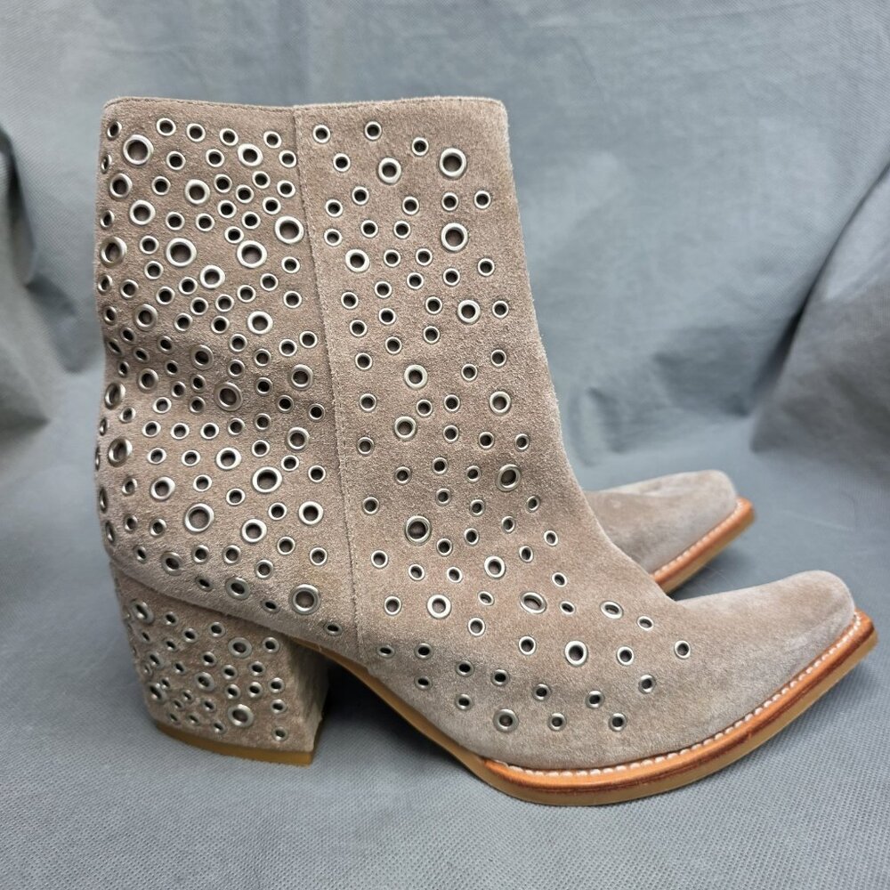 Jeffrey Campbell Size 8.5 Bravado Boots Block Sole Eyelets Studs Taupe Suede